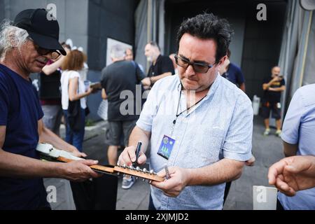 Milan, Milan, observations de célébrités - Nick Mason's Saucerful of secrets in Milan. Sur la photo : Lee Harris arrive au Teatro degli Arcimboldi pour le concert Banque D'Images