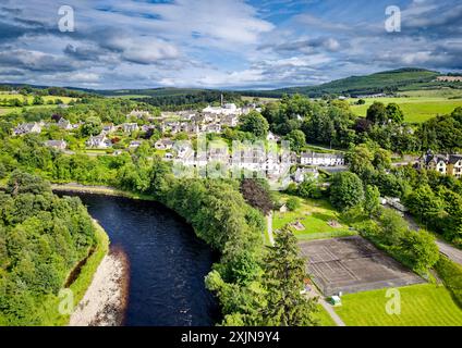 Craigellachie Moray Écosse River Spey maisons de village et distillerie de whisky Banque D'Images