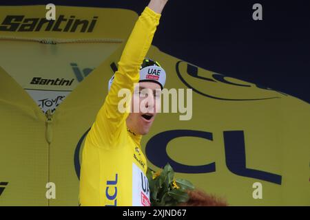 Tadej Pogacar maillot jaune 3ème Tour de France victoire 2024 Banque D'Images