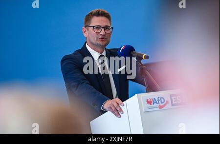 19 juillet 2024, Brandebourg, Werder (Havel) : René Springer, président de l'AFD Brandebourg, prend la parole lors de l'événement de lancement de l'AFD à Brandebourg pour les élections d'État. Photo : Britta Pedersen/dpa Banque D'Images