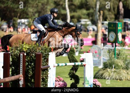 Edward Levy de France avec Elfy du pic lors du CSI5* Prix mars & Co au Jumping International de Dinard le 19 juillet 2024, Dinard, France (photo par Maxime David - MXIMD Pictures) Banque D'Images