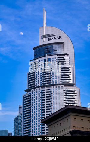 Hôtel L'adresse Downtown, gratte-ciel, immeubles de grande hauteur, quartier financier, logo EMAAR, centre-ville, Dubaï, Lune, Émirats arabes Unis, VAR Banque D'Images