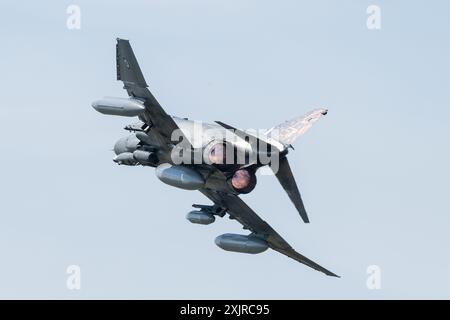 Cirencester, Royaume-Uni. 19 juillet 2024. McDonnell Douglas F-4 Phantom II de 338 MIRA Hellenic Air Force lors du Royal International Air Tattoo 2024 à RAF Fairford, Cirencester, Royaume-Uni, le 19 juillet 2024 (photo par Cody Froggatt/News images) à Cirencester, Royaume-Uni le 19/7/2024. (Photo de Cody Froggatt/News images/Sipa USA) crédit : Sipa USA/Alamy Live News Banque D'Images