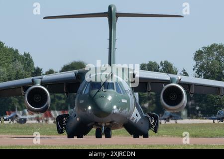 Cirencester, Royaume-Uni. 19 juillet 2024. Embraer C-390 Millennium d'Embraer Defense & Security lors du Royal International Air Tattoo 2024 à la RAF Fairford, Cirencester, Royaume-Uni, le 19 juillet 2024 (photo de Cody Froggatt/News images) à Cirencester, Royaume-Uni le 19/07/2024. (Photo de Cody Froggatt/News images/Sipa USA) crédit : Sipa USA/Alamy Live News Banque D'Images