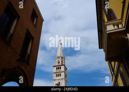 Torre della Ghirlandina Spire de la cathédrale de Modène Banque D'Images