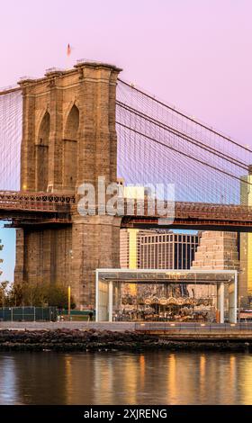 Brooklyn Bridge Park au lever du soleil Banque D'Images