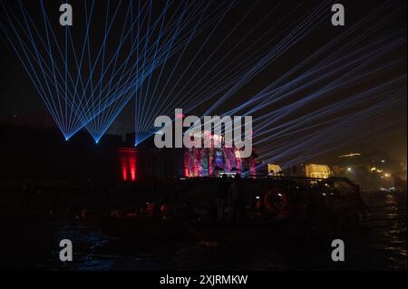 Exposition laser, Dev Diwali, Varanasi, Inde Banque D'Images