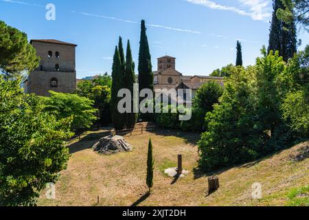 La merveilleuse abbaye de Farfa, dans la province de Rieti, Latium, Italie. Banque D'Images