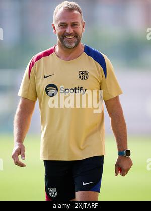 Hansi Flick, entraîneur principal du FC Barcelone lors d'une séance d'entraînement du FC Barcelone à Ciutat Esportiva Joan Gamper le 19 juillet 2024 à Barcelone, Espagne. Banque D'Images