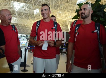 Zagreb, Croatie. 20 juillet 2024. L’entraîneur Nikola Bralic et les athlètes Patrik Loncaric et Martin Sinkovic à l’aéroport de Zagreb à Zagreb, Croatie, le 20 juillet 2024, en tant que membres de l’équipe Croatie, partent pour les Jeux Olympiques de Paris 2024. Photo : Josip Miskovic/PIXSELL crédit : Pixsell/Alamy Live News Banque D'Images