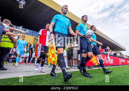 Rotterdam, pays-Bas. 20 juillet 2024. ROTTERDAM, 20-07-2024, Varkenoord, match amical, saison 2024/2025, football . Match entre Feyenoord et cercle Brugge . Présence sur le terrain des deux équipes crédit : Pro Shots/Alamy Live News Banque D'Images