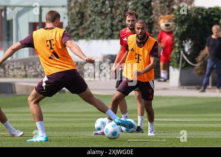 Noussair Mazraoui (FC Bayern Muenchen, 40), Oeffentliches Training, FC Bayern Muenchen, Fussball, saison 24/25, 20.07.2024, Foto : Eibner-Pressefoto/Jenni Maul Banque D'Images