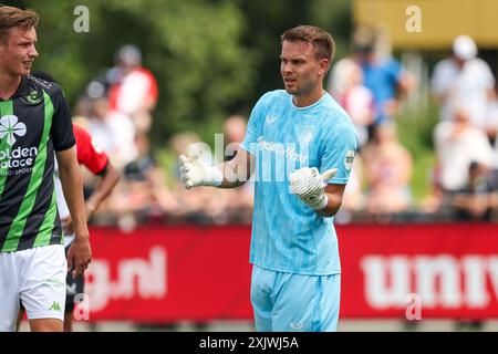 Rotterdam, pays-Bas. 20 juillet 2024. ROTTERDAM, PAYS-BAS - 20 JUILLET : le gardien de but timon Wellenreuther de Feyenoord gestes lors du match amical de pré-saison entre Feyenoord et cercle Bruges à Varkenoord le 20 juillet 2024 à Rotterdam, pays-Bas. (Photo de Hans van der Valk/Orange Pictures) crédit : Orange pics BV/Alamy Live News Banque D'Images