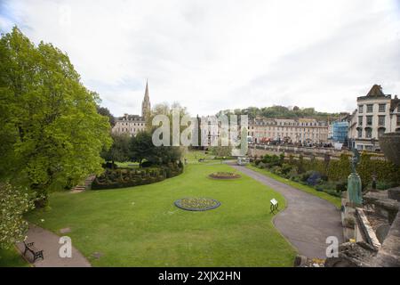 Vue sur Parade Gardens à Bath, Somerset au Royaume-Uni Banque D'Images