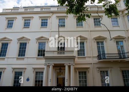 Londres, Royaume-Uni. 18 juillet 2024. Le bâtiment de l'Institut pour le gouvernement au 2, Carlton Gardens à côté du Mall dans le centre de Londres, SW1. Crédit : Maureen McLean/Alamy Banque D'Images