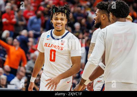 23 mars 2024 - Omaha, ne. États-Unis - Illinois combattant Illini garde Terrence Shannon Jr. (0) en 1ère mi-temps d'action lors d'un championnat de basket-ball de la Division 1 Menâ€ ™ 2024 de la NCAA, deuxième tour, match de basket-ball entre Duquesne Dukes et Illinois combattant Illini au CHI Health Center à Omaha, ne..Illinois a gagné 89-63.Michael Spomer/Cal Sport Media Banque D'Images