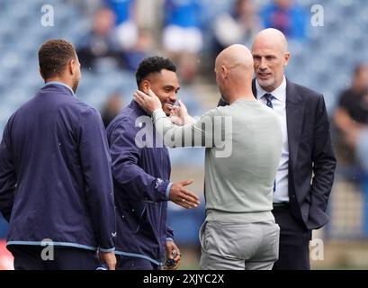 Les Rangers Danilo Pereira da silva (à gauche) avec le manager de Manchester United Erik Tan Hag (à droite) avant le match amical de pré-saison au Scottish Gas Murrayfield Stadium, à Édimbourg. Date de la photo : samedi 20 juillet 2024. Banque D'Images