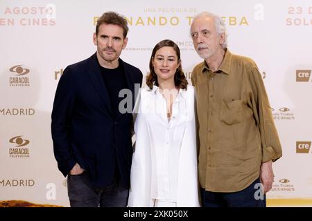 Madrid, Espagne. 19 juillet 2024. L'actrice Aida Folch (C), l'acteur Matt Dillon (G) et le metteur en scène Fernando Trueba (d) assistent à l'appel photographique 'Isla Perdida (cœur hanté)' à l'hôtel NH Palacio de Tepa à Madrid. (Photo de Nacho Lopez/SOPA images/SIPA USA) crédit : SIPA USA/Alamy Live News Banque D'Images