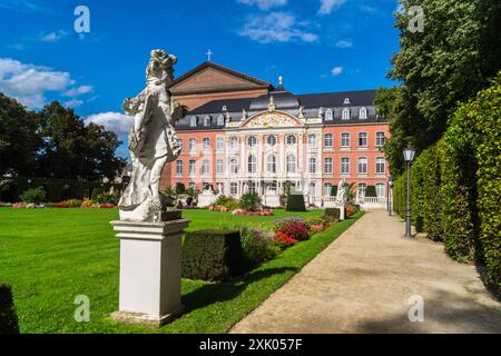 Kurfürstliches Palais rococo, palais électoral, 1756, Trèves, Rhénanie-Palatinat, Allemagne Banque D'Images