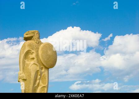 Statue de Breogan près de la Tour d'Hercule (Torre de Hercule) - phare de l'époque romaine - la Corogne, Espagne Banque D'Images