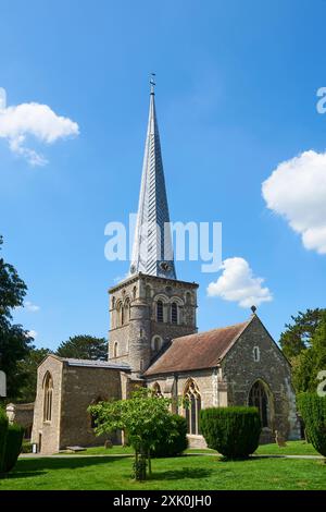 L'extérieur de l'église normande historique classée Grade I de St Mary, Hemel Hempstead, Hertfordshire, Royaume-Uni Banque D'Images