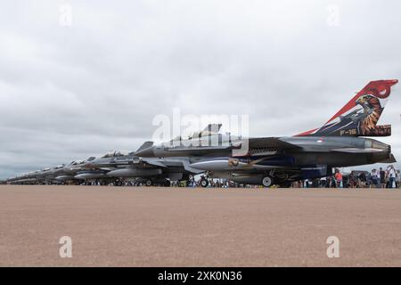 Cirencester, Royaume-Uni. 20 juillet 2024. Le F-16 Fighting Falcon 50e anniversaire se prépare lors du Royal International Air Tattoo 2024 à la RAF Fairford, Cirencester, Royaume-Uni, le 20 juillet 2024 (photo de Cody Froggatt/News images) à Cirencester, Royaume-Uni, le 20/07/2024. (Photo de Cody Froggatt/News images/Sipa USA) crédit : Sipa USA/Alamy Live News Banque D'Images