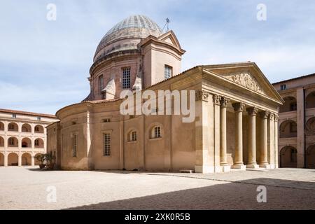 La vieille Charité, Marseille, France, vaste almshouse de 1671-1749, conçue par Pierre Puget, galeries entourant une chapelle, aujourd'hui musée. Banque D'Images