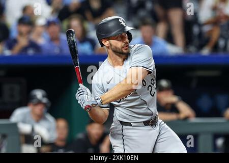 Kansas City, Missouri, États-Unis. 19 juillet 2024. Les Chicago White Sox Paul DeJong (29) battent contre les Kansas City Royals au Kauffman Stadium de Kansas City, Missouri. David Smith/CSM/Alamy Live News Banque D'Images