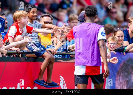 Rotterdam, pays-Bas. 20 juillet 2024. ROTTERDAM, 20-07-2024, Varkenoord, match amical, saison 2024/2025, football . Match entre Feyenoord et cercle Brugge . Fans de feyenoORDrd crédit : Pro Shots/Alamy Live News Banque D'Images