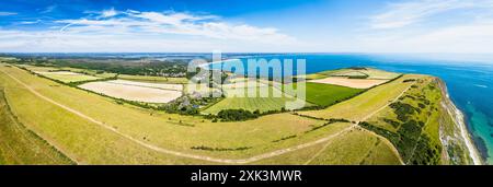 Panorama de Ballard Cliff sur Studland depuis un drone, Jurassic Coast, Dorset Coast, Poole, Angleterre Banque D'Images