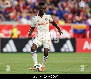 Harrison, NJ, États-Unis. 20 juillet 2024. Le milieu de terrain du FC Cincinnati Obinna Nwobodo (5) lors d'un match en MLS entre le FC Cincinnati et les Red Bulls de New York au Red Bull Arena à Harrison, NJ Mike Langish/CSM/Alamy Live News Banque D'Images