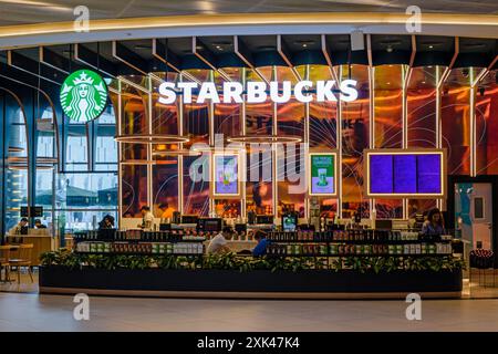 Café Starbucks dans le Dubai Mall, Dubaï, Émirats arabes Unis Banque D'Images