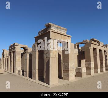 Ancien temple égyptien de Satet sur l'île Éléphantine à Assouan Banque D'Images