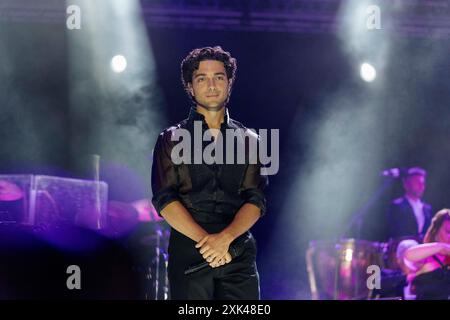 Lanciano, Italie. 20 juillet 2024. La chanteuse italienne Gianluca Ginobile du groupe musical il Volo se produit lors de la tournée estivale ''TUTTI PER UNO - CAPOLAVORO'' au Parco Villa delle Rose à Lanciano, Italie, le 20 juillet 2024 (photo Marco Zac/NurPhoto). Crédit : NurPhoto SRL/Alamy Live News Banque D'Images