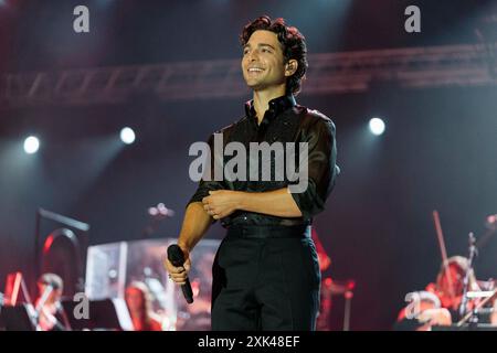 Lanciano, Italie. 20 juillet 2024. La chanteuse italienne Gianluca Ginobile du groupe musical il Volo se produit lors de la tournée estivale ''TUTTI PER UNO - CAPOLAVORO'' au Parco Villa delle Rose à Lanciano, Italie, le 20 juillet 2024 (photo Marco Zac/NurPhoto). Crédit : NurPhoto SRL/Alamy Live News Banque D'Images