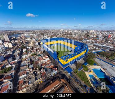 Tir de drone du stade la Bombonera, stade du Club Atletico Boca Juniors, quartier de la Boca à Buenos Aires. Banque D'Images