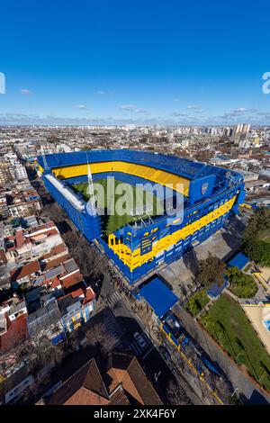 Tir de drone du stade la Bombonera, stade du Club Atletico Boca Juniors, quartier de la Boca à Buenos Aires. Banque D'Images