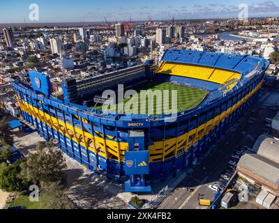 Tir de drone du stade la Bombonera, stade du Club Atletico Boca Juniors, quartier de la Boca à Buenos Aires. Banque D'Images