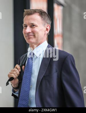 Londres, 21 juillet 2024. Jeremy Hunt, ancien chancelier et maintenant chancelier de l'Échiquier de Shadown, est vu devant la BBC dans le centre de Londres pour les émissions du dimanche matin et la ronde médiatique. Crédit : Imageplotter/Alamy Live News Banque D'Images