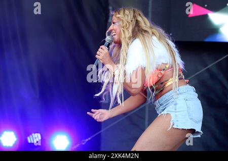 Loona BEI der 90s Super Show 2024 auf der Horner Rennbahn. Hambourg, 20.07.2024 *** Loona au Super Show des années 90 2024 au Horner Rennbahn Hambourg, 20 07 2024 Foto:xgbrcix/xFuturexImagex supershow 4715 Banque D'Images