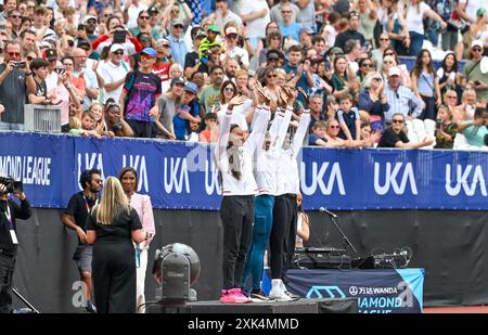 Londres, Royaume-Uni, 20 juillet 2024. L’équipe féminine de relais 4x100m de l’équipe Angleterre de Birmingham 2022 a reçu ses médailles d’or du Commonwealth lors d’une cérémonie au London Athletics Meet. L'équipe d'Angleterre, composée de Daryll Neita, Asha Philip, Imani-Lara Lansiquot, Bianca Williams et Ashleigh Nelson, a été promue championne du Commonwealth lors de la Wanda Diamond League London Athletics Meeting au London Stadium, Queen Elizabeth Park, Londres, Royaume-Uni. Banque D'Images