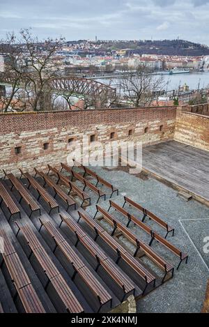 Fort historique de Vysehrad sur la rive est de la rivière Vltava à Prague, capitale de la République tchèque Banque D'Images