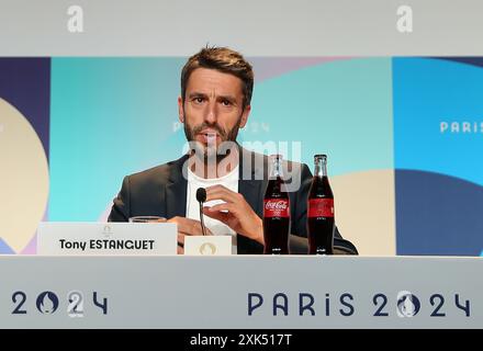 Paris, France. 21 juillet 2024. Tony Estanguet, Président de Paris 2024, prend la parole lors d'une conférence de presse au Centre de presse principal de Paris 2024 à Paris, France, le 21 juillet 2024. Crédit : Wang Dongzhen/Xinhua/Alamy Live News Banque D'Images