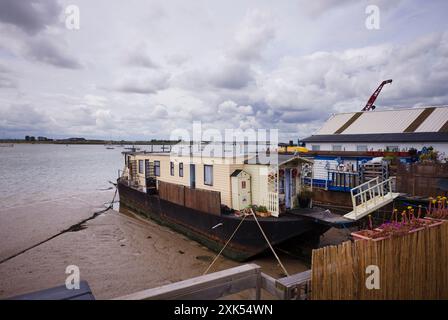 Péniche aménagée à Burnham on Sea dans l'Essex Banque D'Images