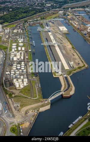Luftbild, Duisburg-Nord, Duisport Hafen Duisburg mit Ölinsel und Kohleninsel, Ruhrort, Duisburg, Ruhrgebiet, Rhénanie-du-Nord-Westphalie, Deutschland ACHTUNGxMINDESTHONORARx60xEURO *** vue aérienne, Duisburg Nord, duisport port Duisburg avec île pétrolière et île charbonnière, Ruhrort, Duisburg, région de la Ruhr, Rhénanie du Nord-Westphalie, Allemagne ATTENTIONxMINDESTHONORARx60xEURO Banque D'Images