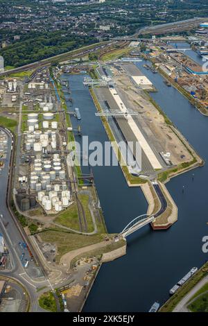 Luftbild, Duisburg-Nord, Duisport Hafen Duisburg mit Ölinsel und Kohleninsel, Ruhrort, Duisburg, Ruhrgebiet, Rhénanie-du-Nord-Westphalie, Deutschland ACHTUNGxMINDESTHONORARx60xEURO *** vue aérienne, Duisburg Nord, duisport port Duisburg avec île pétrolière et île charbonnière, Ruhrort, Duisburg, région de la Ruhr, Rhénanie du Nord-Westphalie, Allemagne ATTENTIONxMINDESTHONORARx60xEURO Banque D'Images