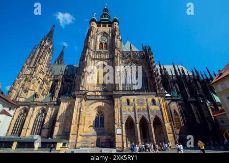 Cathédrale Vitus à Prague, République tchèque. La mosaïque du jugement dernier, située sur la façade sud. Banque D'Images