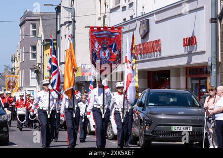 Portrush, Irlande du Nord - 1er juin 2024 : Orange Order Co. Antrim Junior Parade, Giant's Causeway protestant Boys flûte Band. Concept loyaliste Banque D'Images