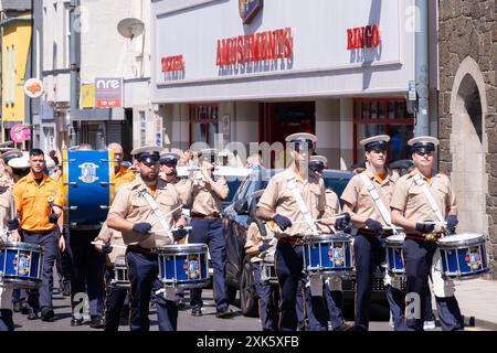 Portrush, Irlande du Nord - 1er juin 2024 : Orange Order Co. Antrim Junior Parade, Steeple Veterans Flute Band. Concept loyaliste, loyalisme, ulster Banque D'Images