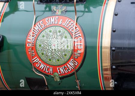 Ballymena, Irlande du Nord - 20 juillet 2024 : rallye tracteur vintage et moteur à vapeur, gros plan sur le logo de Ransomes, Sims et Jefferies Banque D'Images